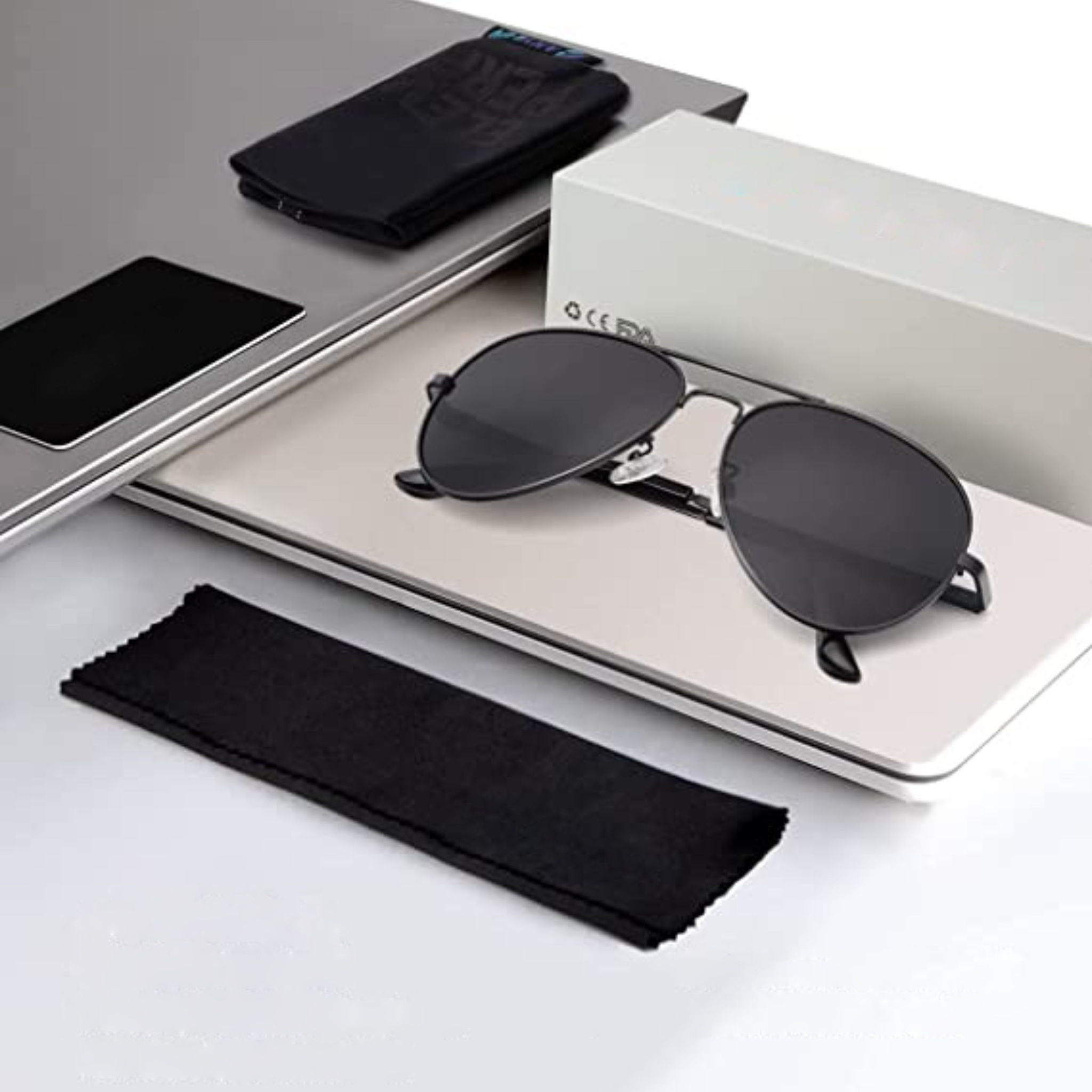 OCCHIALI AVIATORE IN METALLO NERI POLARIZZATI